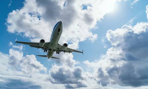 Τρόμος στον αέρα: Αναγκαστική προσγείωση αεροπλάνου λόγω καπνών στο πιλοτήριο
