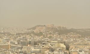 Καιρός: Αποπνικτικό «κοκτέιλ» σκόνης και καύσωνα – Καθημερινά θα ανεβαίνει η θερμοκρασία