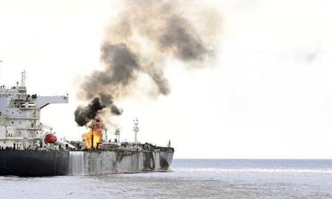 Ερυθρά Θάλασσα: Επίθεση Χούθι σε ελληνόκτητο πλοίο με βαλλιστικό πύραυλο