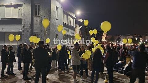Θεσσαλονίκη: Mπαλόνια στον ουρανό και κεράκια για τα θύματα της Γενοκτονίας των Ελλήνων του Πόντου