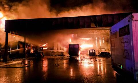 Λαμία: Εισαγγελική έρευνα για τη φωτιά στο εργοστάσιο που παρασκεύασε τα χαλασμένα γεύματα