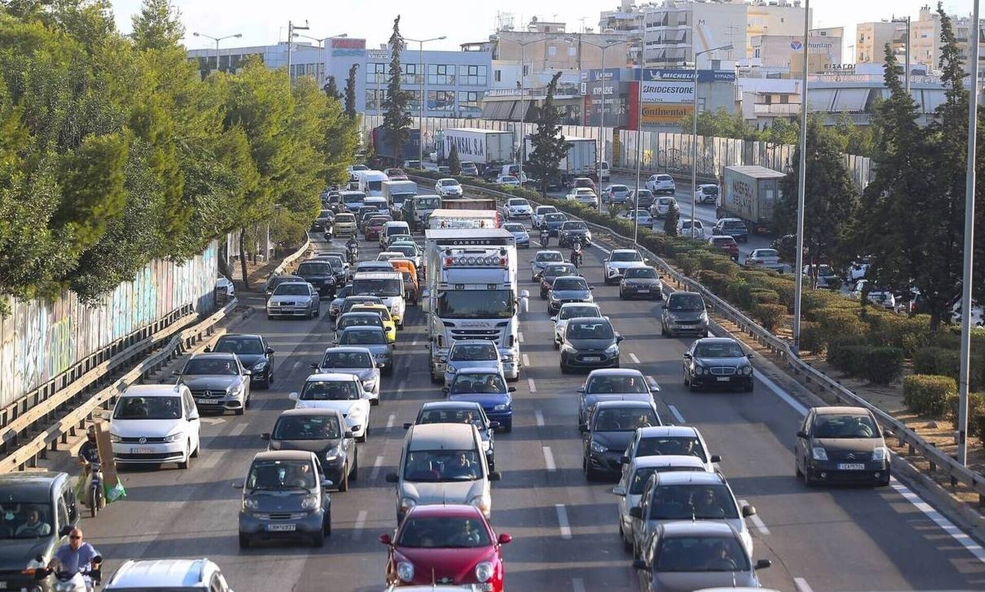 Κίνηση: Μποτιλιάρισμα στους δρόμους της Αθήνας - Πού παρατηρούνται προβλήματα
