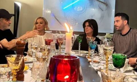 Με φασολάδα απάντησε ο Άρης Σπηλιωτόπουλος στο «δείπνο Βερσαλλιών» με χαβιάρι και μπλε καβούρι