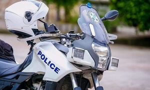 Αποκάλυψη Newsbomb.gr: Αστυνομικοί του TikTok - Ποζάρουν με νεαρές ενώ η εγκληματικότητα στο φουλ!