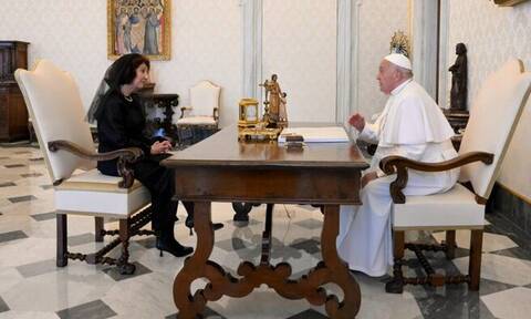 Νέα πρόκληση της Σκοπιανής Σιλιάνοφσκα στη συνάντηση με τον Πάπα