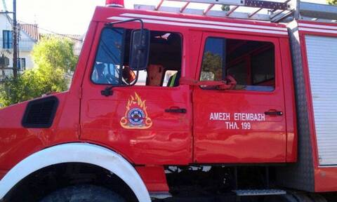 Πυρκαγιά σε τουριστικό λεωφορείο στο Χαϊδάρι - Κλειστή η οδός Καραϊσκάκη