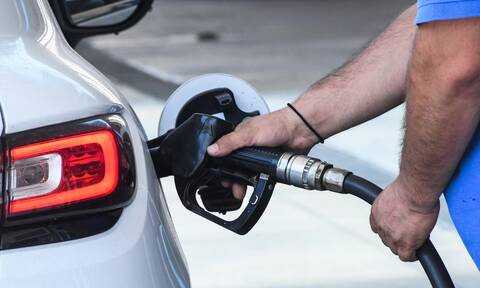 Συνθετικά καύσιμα μόνο για λεφτάδες - Τι αποκαλύπτει «γκουρού» της αυτοκινητοβιομηχανίας