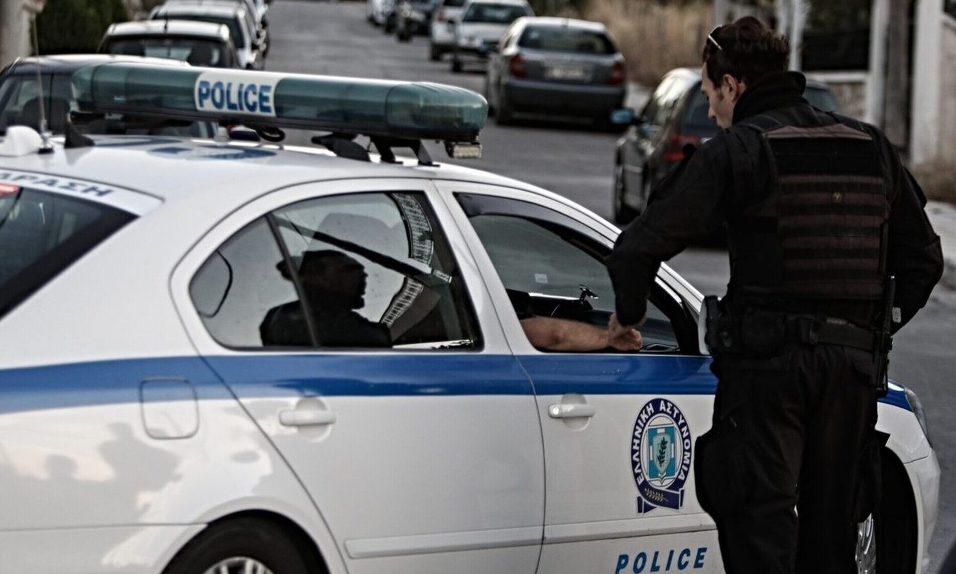 Αγρίνιο: Στο νοσοκομείο δύο αστυνομικοί - Τους δάγκωσαν επιχειρηματίας και ο γιος του