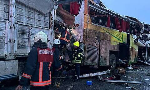 Τροχαίο δυστύχημα στην Τουρκία: Λεωφορείο συγκρούστηκε με 3 οχήματα - 10 νεκροί και 39 τραυματίες