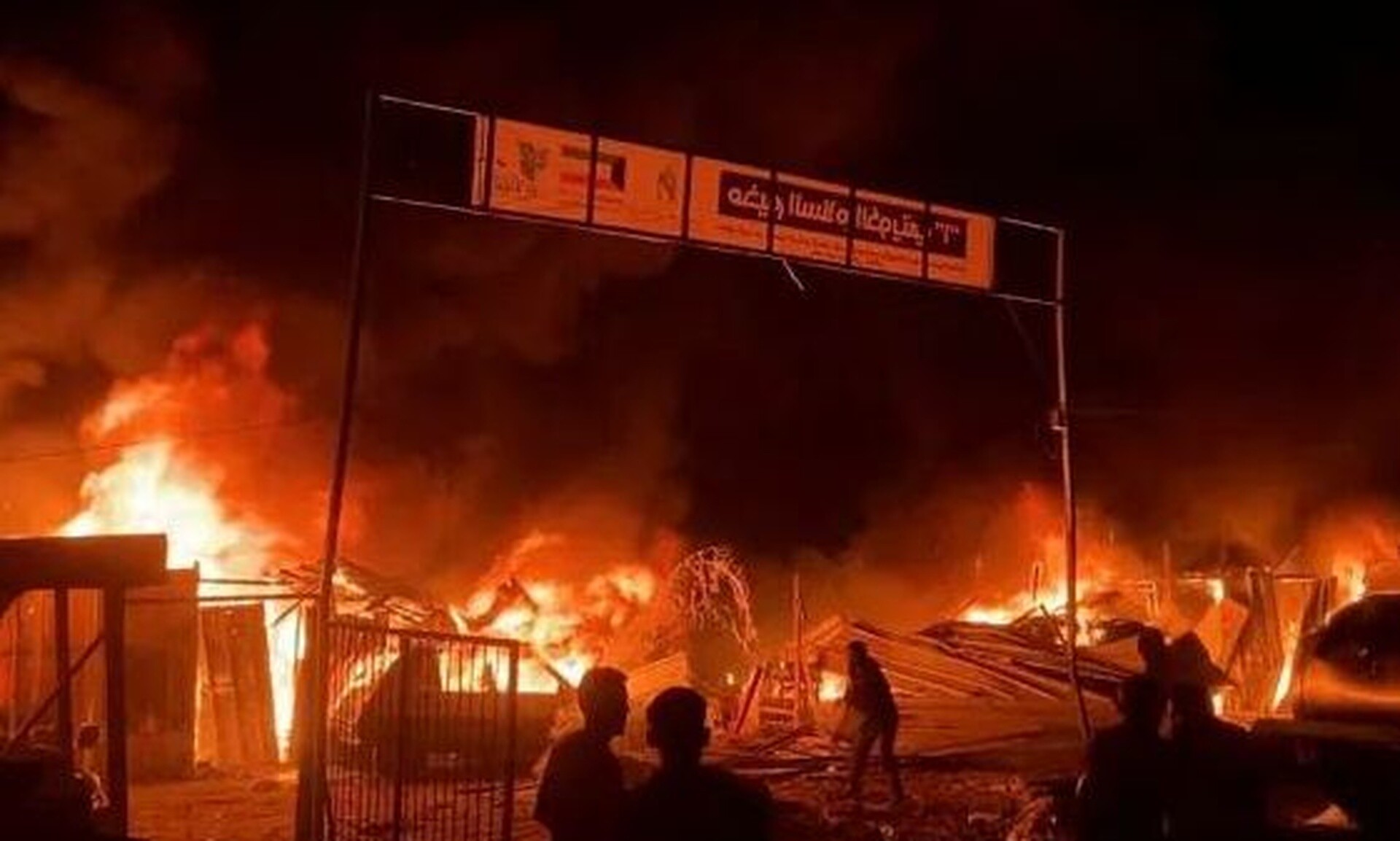Κόλαση στη Ράφα: 40 νεκροί απά ισραηλινά πυρά σε κέντρο προσφύγων - «Άνθρωποι κάηκαν ζωντανοί»