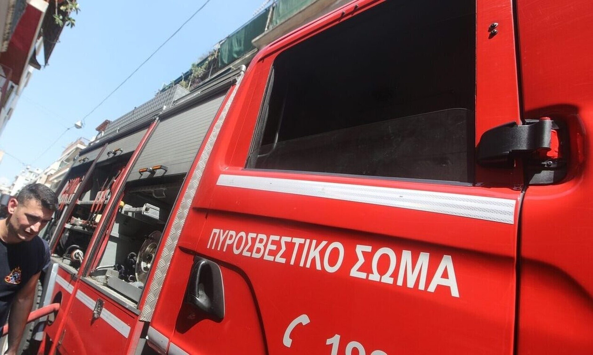 Κορωπί: «Έπεσε κροτίδα στον Προαστιακό» λένε κάτοικοι - Συναγερμός στην Πυροσβεστική