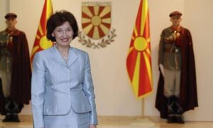 Τα γυρίζει η πρόεδρος των Σκοπίων: «Θα σεβαστώ την Συμφωνία των Πρεσπών»