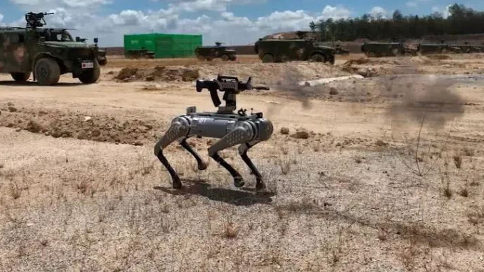 Πολεμικός σκύλος-ρομπότ: Τον παρουσίασε η Κίνα σε άσκηση και είναι εξοπλισμένος με πολυβόλο