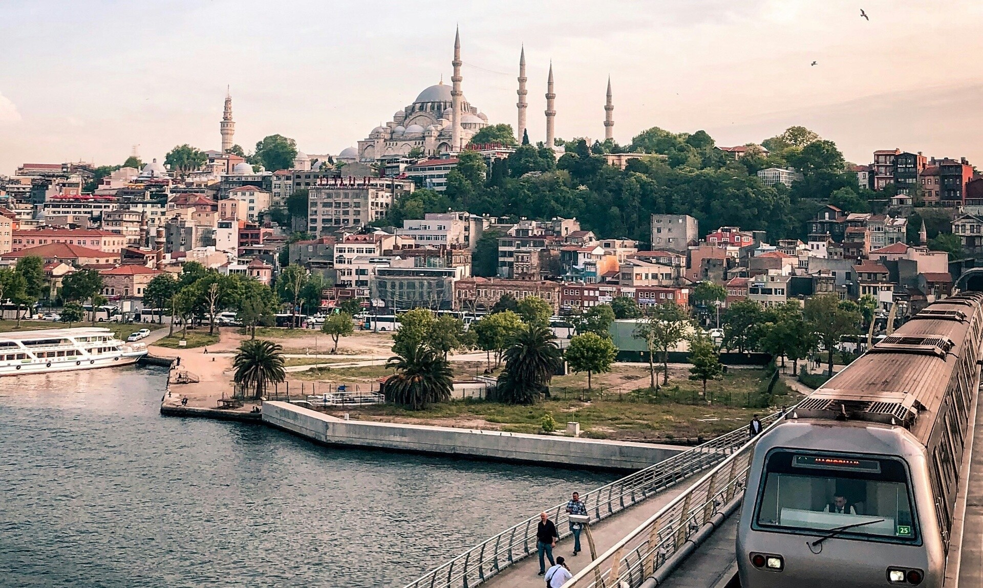 Νέα πρόκληση Ερντογάν: «Σπάσαμε τις αλυσίδες της Αγίας Σοφίας - Η Κωνσταντινούπολη είναι τουρκική»