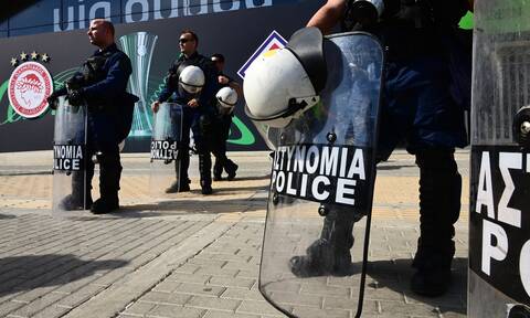 Τελικός Conference League: Συνελήφθη άτομο έξω από το AEK Arena - Κουβαλούσε μαχαίρι