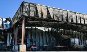 Φωτιά στο εργοστάσιο στη Λαμία: Στο στόχαστρο 4 άτομα, εύφλεκτο υγρό σε πολλά σημεία