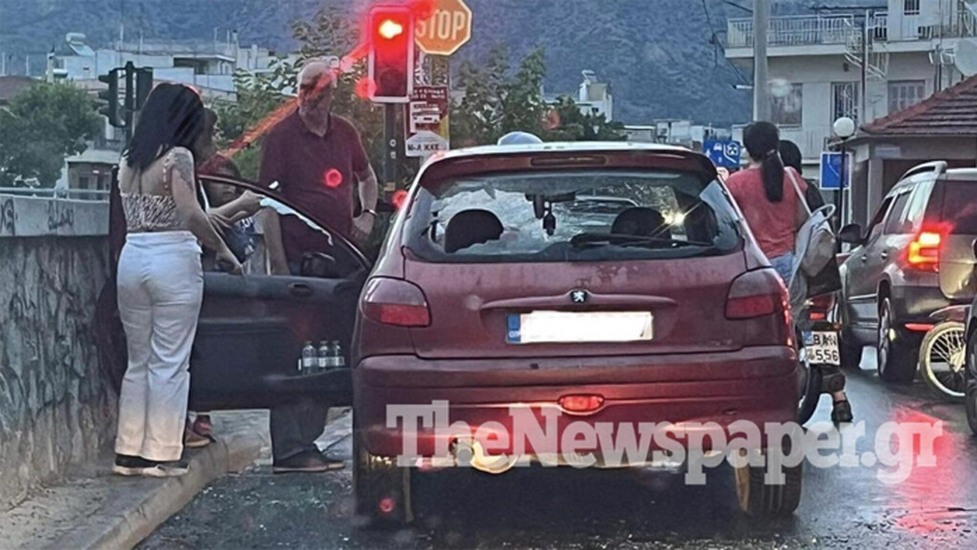Βόλος: Έσπασε με καδρόνι το αυτοκίνητο της πρώην του