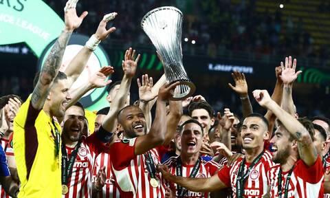 Celebrations all over Greece after Olympiacos' triumph