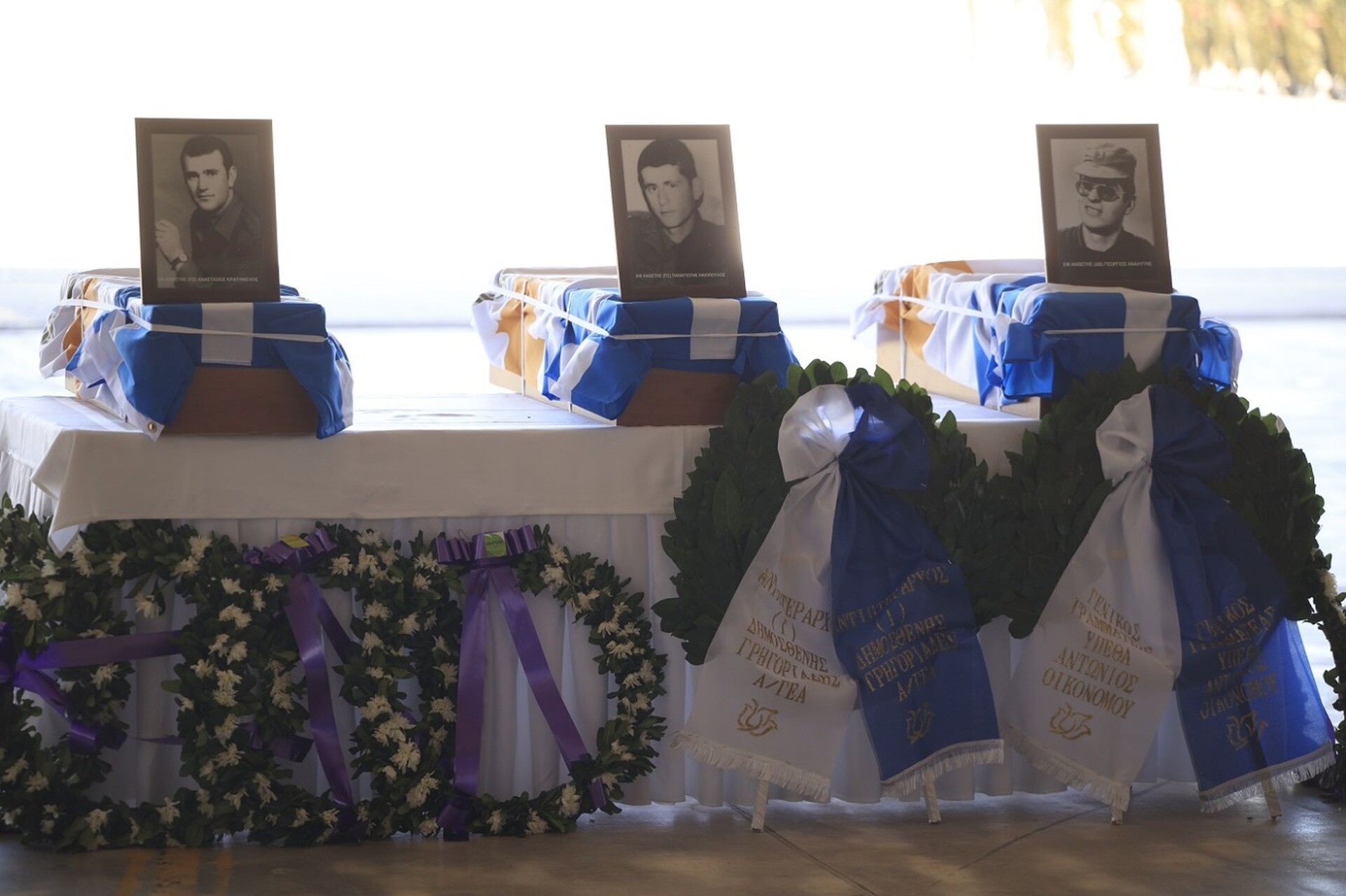 Επαναπατρίστηκαν τα οστά οχτώ αγνοούμενων πεσόντων Ελλήνων στρατιωτών στην Κύπρο (pics)