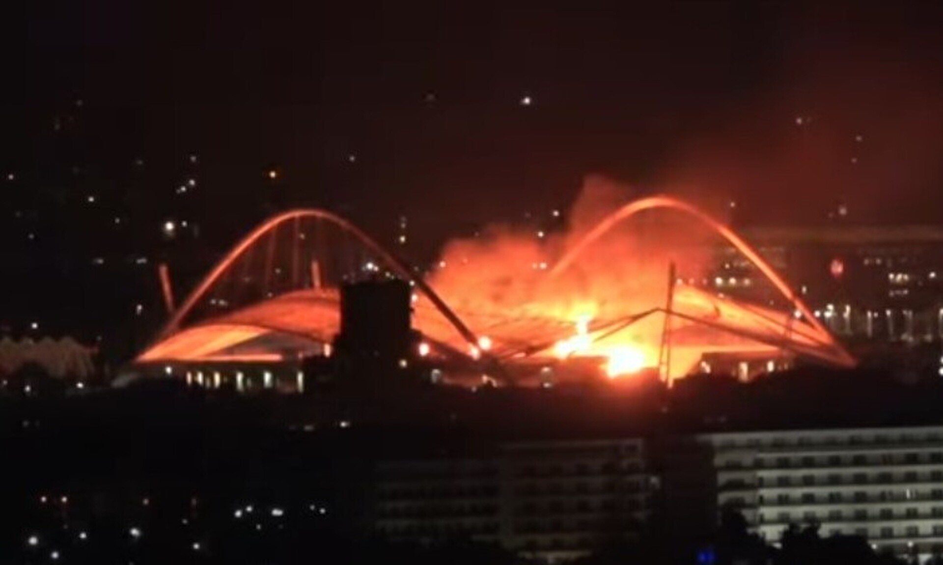 Rammstein: To εντυπωσιακό βίντεο από μακριά με το ΟΑΚΑ στις «φλόγες»