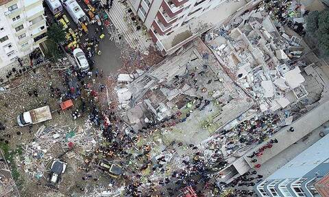 Τουρκία: Κτήριο κατέρρευσε στην Κωνσταντινούπολη - Αναφορές για νεκρό κι εγκλωβισμένους στα ερείπια