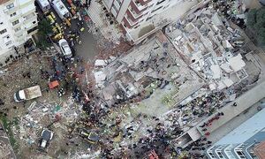 Τουρκία: Κτήριο κατέρρευσε στην Κωνσταντινούπολη - Αναφορές για εγκλωβισμένους στα ερείπια