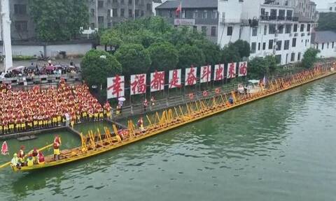 Κίνα: Τεράστια βάρκα – δράκος με 420 κωπηλάτες βρήκε θέση στο βιβλίο των ρεκόρ Γκίνες