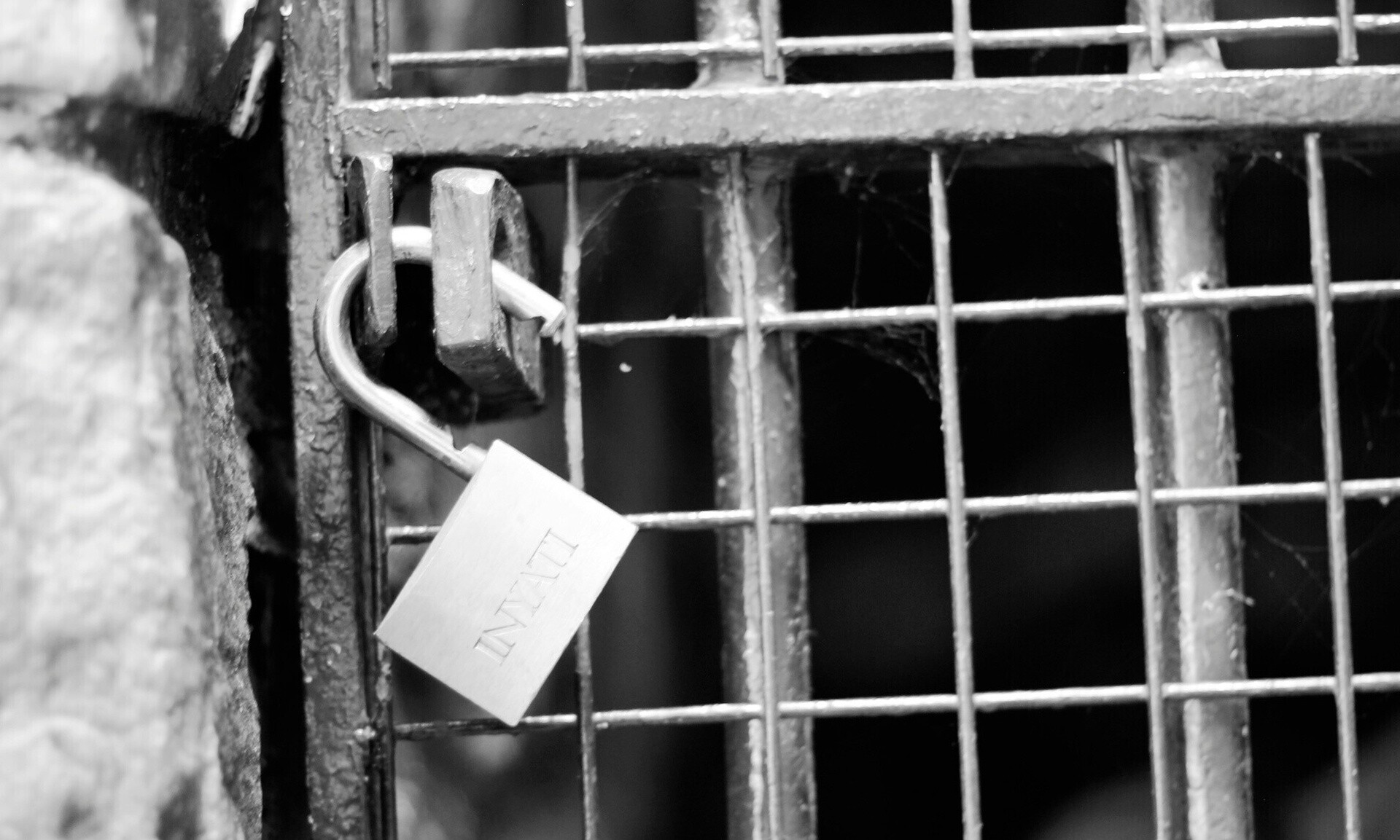 Καλαμάτα: Η 29χρονη Μαριάννα μένει 7 χρόνια σε κλουβί - «Αναγκαστήκαμε...», απαντούν οι γονείς της