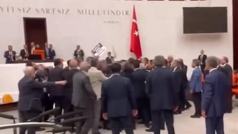 Τουρκία: «Ντου» και σπρωξίματα στο Κοινοβούλιο - Συνεπλάκησαν βουλευτές