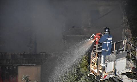 Θεσσαλονίκη: Φωτιά σε κτήριο στο κέντρο της πόλης