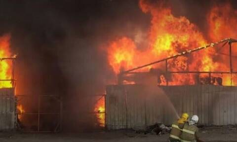 Πύρινη κόλαση στο Κουβέϊτ: Τουλάχιστον 35 νεκροί από φωτιά σε εργατική κατοικία