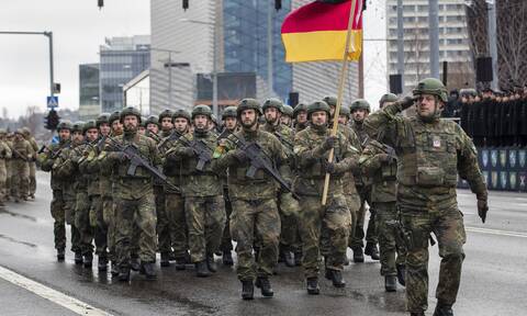 Οι... Γερμανοί ξανάρχονται: Κυβερνητικό σχέδιο για μόνιμο στρατό 460.000 ενεργών και εφέδρων