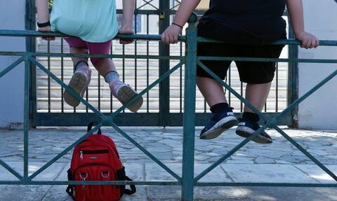 Ο Δήμος Αθηναίων διανέμει ανεμιστήρες στα σχολεία